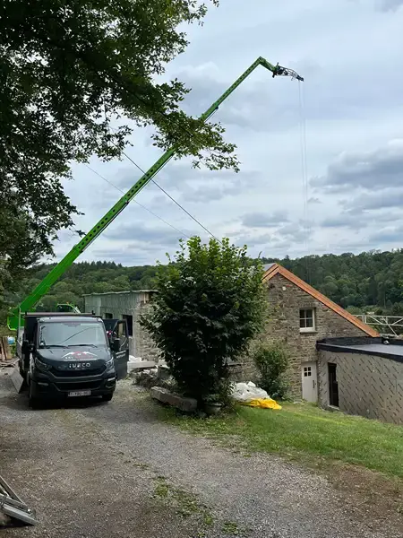 Denooz Toitures & Menuiseries — chantier de toiture à Aywaille